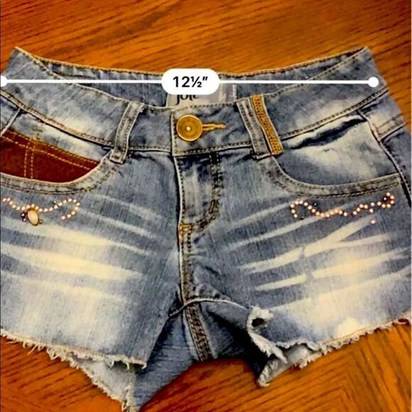 Jolt women’s Denim shorts. Size 0 - Picture 7 of 11